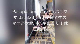 漂亮美女玩大黑屌吃鸡啪啪 被黑祖宗超大肉棒操的舒爽至极 也只能插入一半棒棒 这根乌黑大吊确实诱惑