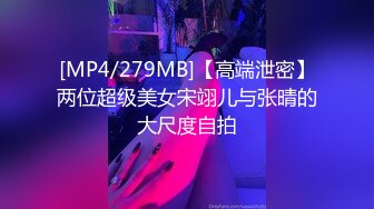 羞耻感和快感充满小娇妻的大脑，迷离的眼神和叫床声太让人上头了