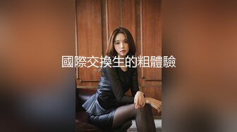 极品美臀女技师 长相甜美按摩调情 脱下黑丝手指摸穴 翘起双腿舔逼 翘屁股后入套子掉了内射