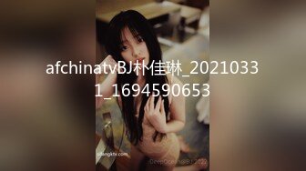 萝莉社 有这样的女朋友在身边你还有心思工作吗