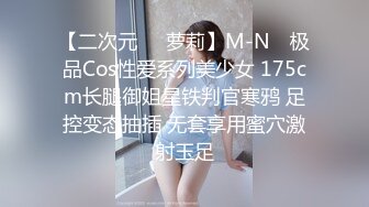 [MP4/ 900M] 眼镜骚熟女3P大战，两根屌轮流吃，骑乘边操边插嘴，后入猛怼小骚货，骑脸舔骚B，太骚了