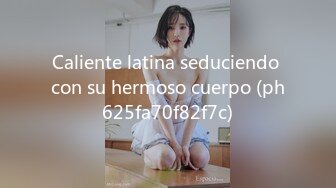 Caliente latina seduciendo con su hermoso cuerpo (ph625fa70f82f7c)